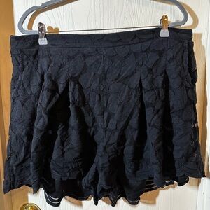 Torrid 2X Black Lace Shorts